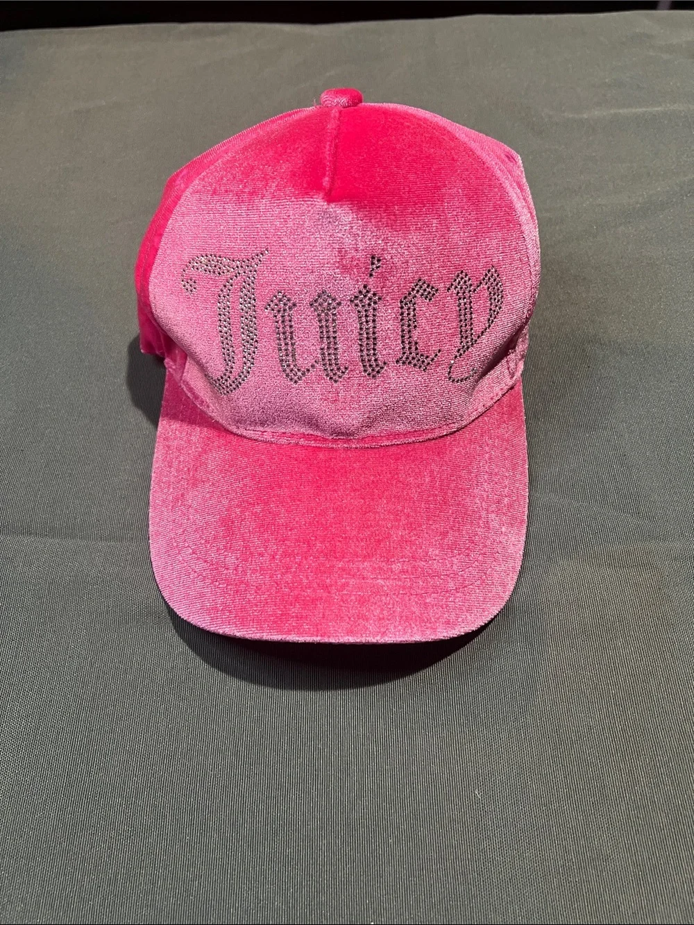 Juicy Couture  Velvet Cap with Crystal 'Juicy' Logo - Hot Pink